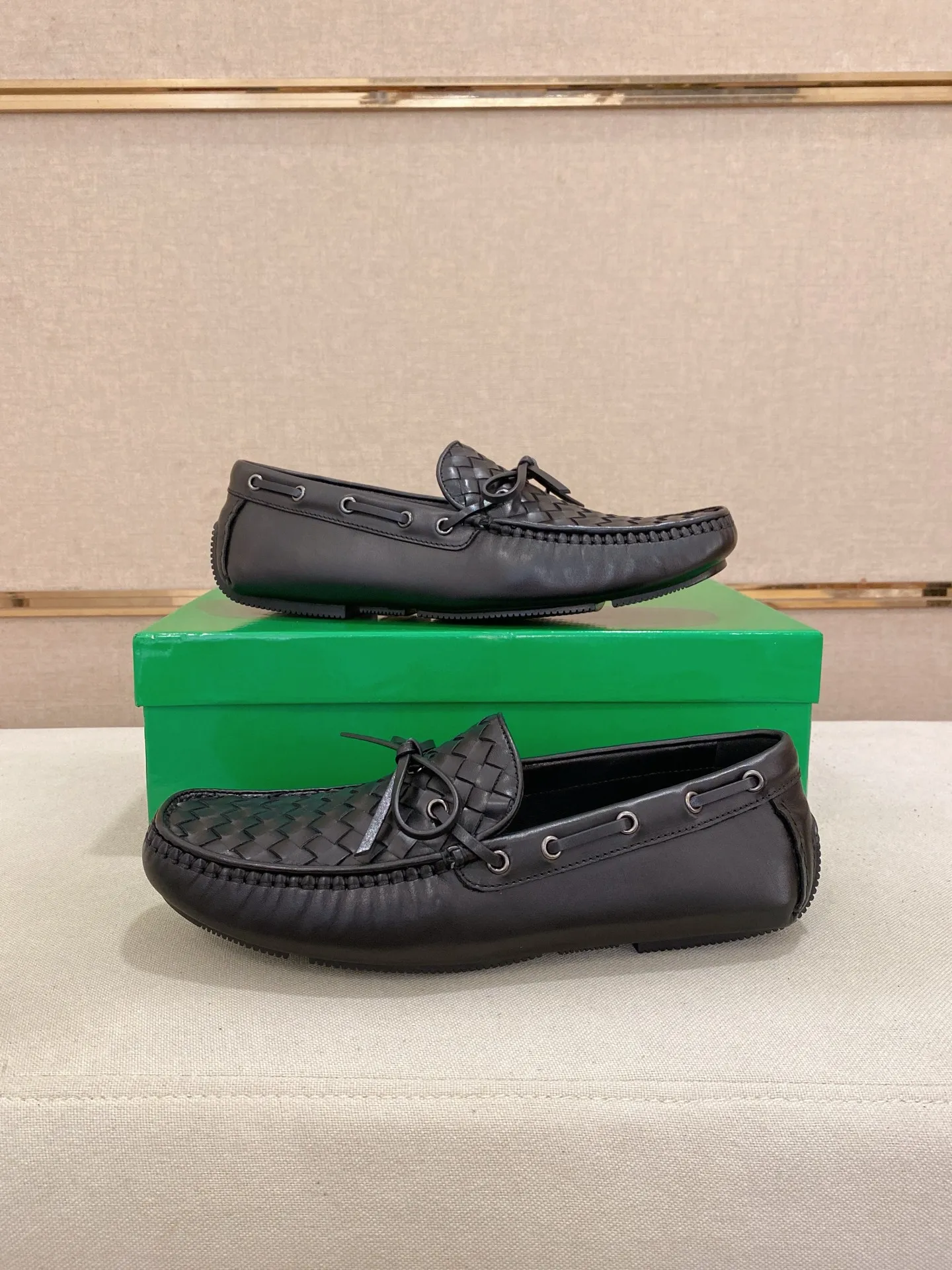 Men's shoes 💰 400💰 (Niu Li + Niu Pad) [BV] latest hot style‼ ️Casual men's shoes, uppers imported first-layer cowhide ➕Full imported cowhide lining✔️Exquisite workmanship, excellent foot feel, special rubber soles✔️, cool and fashionable, the latest fashion, fashionable outsole, hurry up. Code number: 38-44 (can be customized to 37.45, non-refundable)